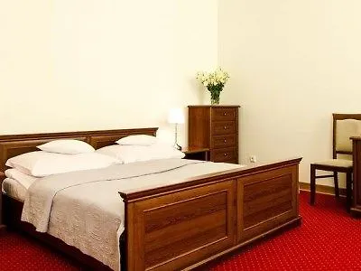 Lazienkowski 3* Varšava