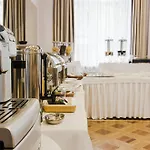 Lazienkowski 3*
